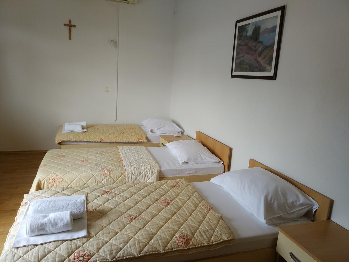 Guest House Regina Mundi Međugorje Extérieur photo